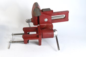 Bench Vise With 3 1/2' Jaws