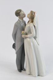 Lladro A Kiss To Remember Figurine Bride Groom Wedding Couple 6620