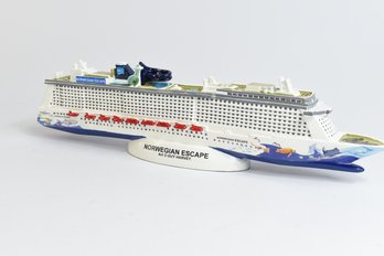Norwegian Cruise Line Model Ship  'Norwegian Escape' Signed By Captain Of Ship