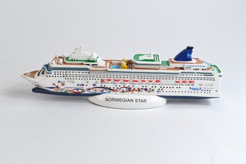 Norwegian Cruise Line Model Ship  'Norwegian STAR' Signed By Captain Of Ship