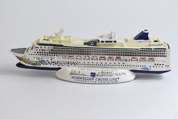 Norwegian Cruise Line Model Ship  'Norwegian GEM' Signed By Captain Of Ship