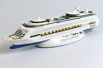 Royal Caribbean International Model Cruise Ship ' Voyager Of The Seas' 2012 Signed By Captain Of Ship