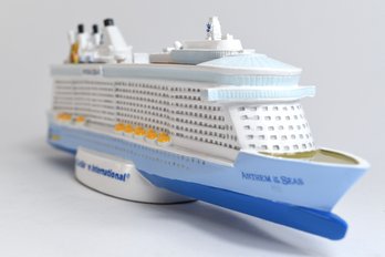 Royal Caribbean International Model Cruise Ship 'anthem Of The Seas' Signed By Captain Of Ship