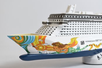 Norwegian Cruise Line Model Ship  'Norwegian GETAWAY' Signed By Captain Of Ship