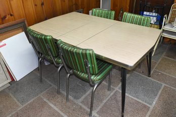 Retro Kitchen Table With 4 Green Upholstered Chairs