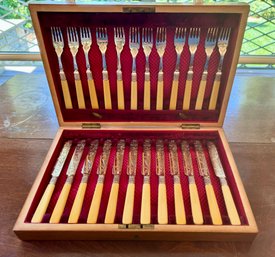 Antique English Fish Set For 12 (cTF10)