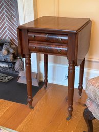 Antique Federal Mahogany Drop Leaf Stand (CTF10)