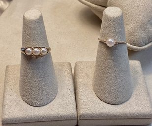 Two Pearl Rings, Silver Screw Back Earrings & Nephrite Jade Pendant (CTF10)