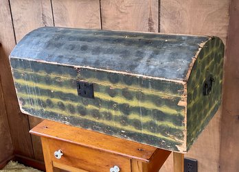 19th C. Paint Decorated Dome Top Box (cTF10)