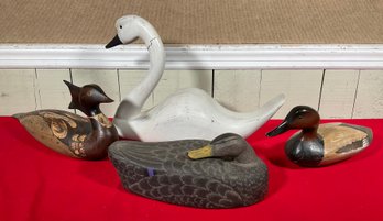 Four Vintage Duck And Swan Decoys (CTF10)