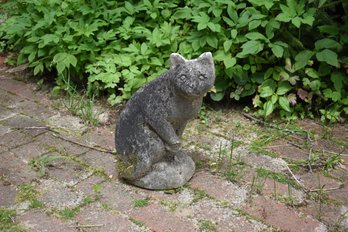 Vintage Cement Garden Cat (CTF10)