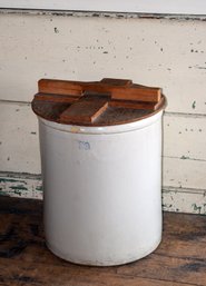 Antique 30Gal. Stoneware Crock With Wood Lid (CTF30)