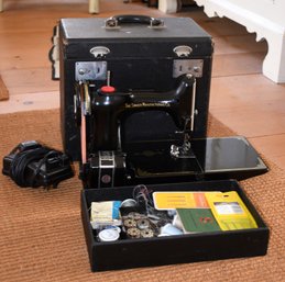 Vintage Singer Featherweight Sewing Machine W/case (CTF20)