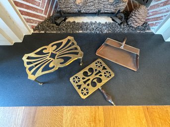 Antique English Brass & Copper Hearth Accessories (cTF10)