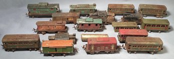 Vintage Toy Train Lot, 20pcs (CTF10)