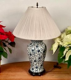 Vintage Chinese Ceramic Table Lamp (CTF10)