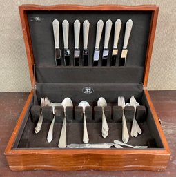 Lunt Sterling Flatware Set, William And Mary Pattern (CTF10)