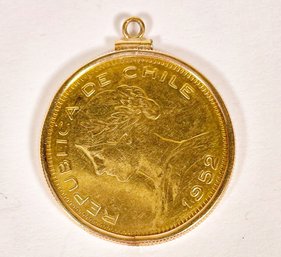 1952 Republic Of Chile 100 Pesos Gold Coin (CTF10)