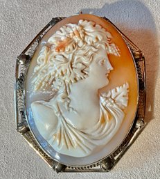 14K Gold Antique Cameo Pin (CTF10)