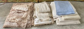 Antique Linens And Clothing (CTF10)