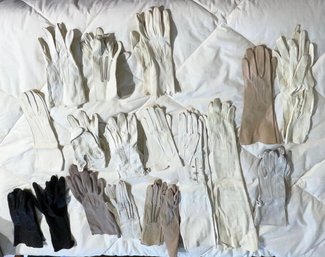 Antique And Vintage Gloves, 18 Pairs (CTF10)