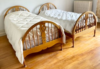 Pair Of Early 20th C. Twin Beds (CTF70)