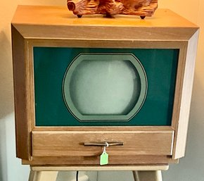 1949 Magnavox Model 12KP4 Television