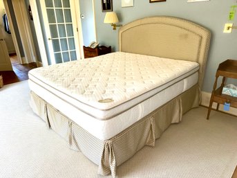 Silk Upholstered Bed (cTF50)