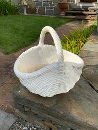 White Painted Concrete Basket (CTF20)