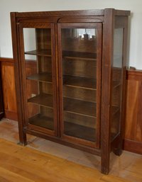 Antique Mission Oak Display Cabinet (CTF40)