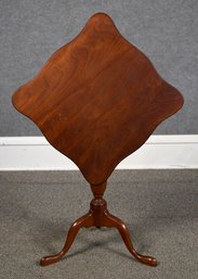 19th C. Queen Anne Tilt Top Candle Stand (CTF20)