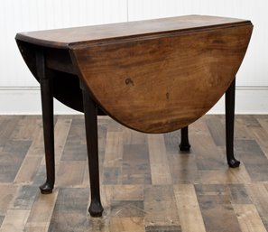 18th C. Queen Anne Mahogany Drop Leaf Dining Table (CTF30)