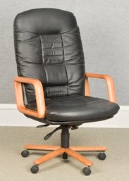 Vintage Leather Swiveling Desk Chair (CTF20)