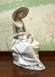 Lladro Porclein Figurine, Girl With Dog (CTF10)