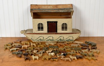 Vintage Painted Wood Noahs Ark With Animals (CTF10)