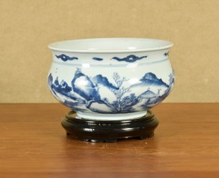 19th C. Chinese Porcelain Bowl (CTF10)