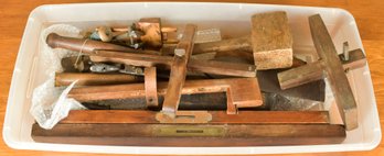 18 Antique Wood Working Tools (CTF20)