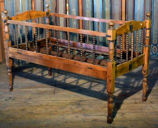 Antique Folding Crib (CTF20)