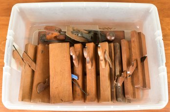 12 Antique Wood Planes (CTF10)