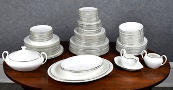 Vintage Wedgwood Doric Pattern China Set, 104pcs (CTF50)