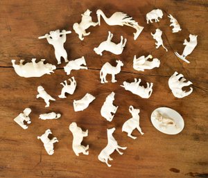 24 Figural Vintage Bone Carvings (CTF10)