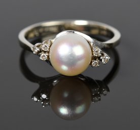 18k Gold Pearl And Diamond Ring (CTF10)