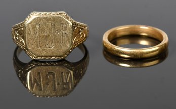 Two Vintage Gold Rings (CTF10)