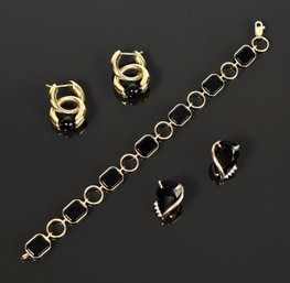 Three Pieces Of 14k Gold Black Onyx Jewelry (CTF10)