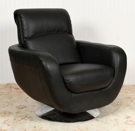 Vintage Black Leather And Chrome Swiveling Chair (CTF20)