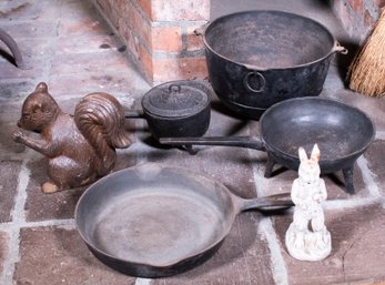 Antique Cast Iron Pots And Animals (CTF20)