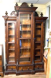 Antique Walnut Victorian Breakfront Bookcase (CTF50)