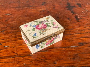 Antique Porcelain Dresser Box (CTF10)