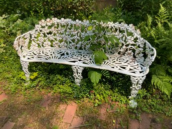 Vintage White Iron Garden Bench (CTF20)