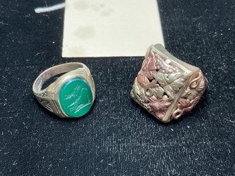 Two Vintage Gold Rings (CTF10)